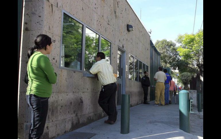 En lo que va del año 2012 embajada de Estados Unidos ha recibido más de dos millones de solicitudes de visas. ARCHIVO  /