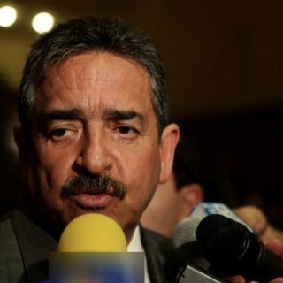 Justifica coordinador priista pago a supernumerarios