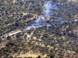 Tanques sirios son fotografiados desde el pueblo turco de Saribuk, provincia de Hatay, en la frontera turco-siria. EFE  /