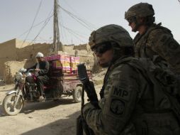 Unos 500 efectivos británicos saldrán de Afganistán para finales de 2012, dejando a unos nueve mil allí. REUTERS  /