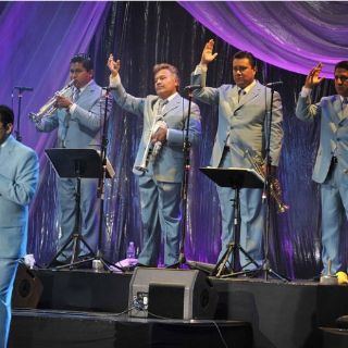 Sonora Dinamita y Sonora Santanera ponen a bailar al público