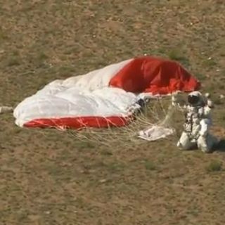 Baumgartner aterriza con éxito