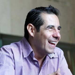 Yordi Rosado ofrece guía para padres de adolescentes