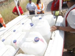 En total fueron asegurados 29 bidones de 50 litros de amoniaco cada uno.  /