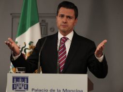 Respecto al tema de la transparencia, Peña Nieto comentó que debe darse en un marco de respeto a la autonomía sindical. NTX  /