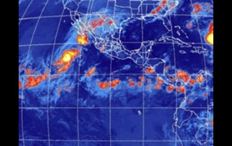 El Centro Nacional de Huracanes de EU emitió una alerta de tormenta tropical para la costa oeste de Baja California Sur. EL UNIVERSAL  /