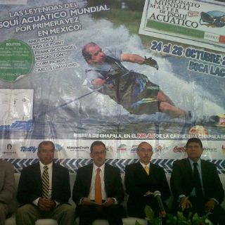 Los mejores del esquí acuático se miden en Chapala