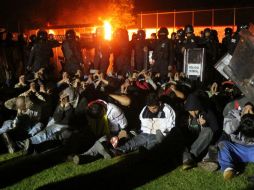 Descartan liberar a los normalistas detenidos mediante la negociación. EFE  /