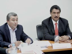 Ramiro Hernández, a su lado, Carlos Briseño, presidente de la Comisión de Planeación del Desarrollo Urbano Sustentable.  /