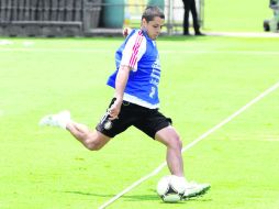 Javier Hernández ha sido cuestionado por sus fallas en el duelo contra Guyana, pero se proyecta como titular para este partido.STRAFFON  /