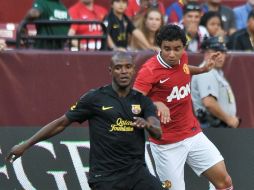 Abidal (i) podría jugar en el encuentro de este sábado ante Deportivo de la Coruña. ARCHIVO  /
