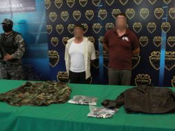 Se les decomisaron  chamarras de color café y otra camuflada. ESPECIAL  /