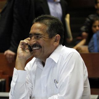 Diputados heredan 650 plazas y adeudo de tres quincenas