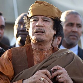 Denuncia HRW torturas y ejecuciones tras captura de Gadhafi