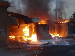 Aviones sirios bombardean una ciudad en manos de rebeldes. REUTERS  /