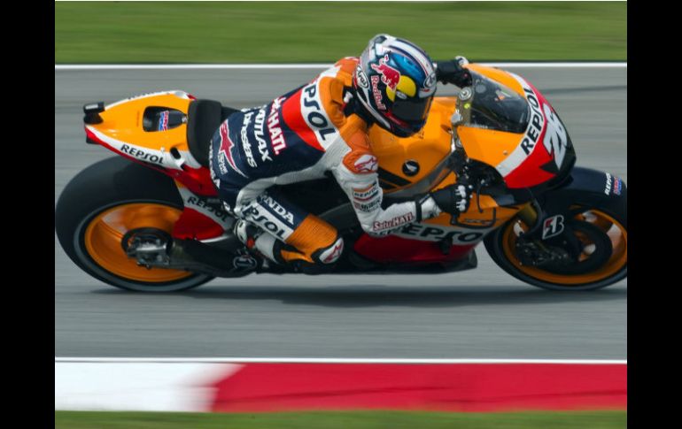 El piloto español de MotoGP, Dani Pedrosa, de Repsol Honda, durante los entrenamientos del Gran Premio de Malasia. EFE  /