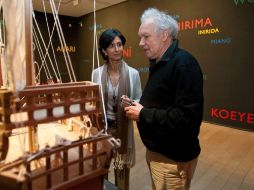 El artista, al frente, creó una exposición que no tiene ''Fast Food'' cultural. EFE  /