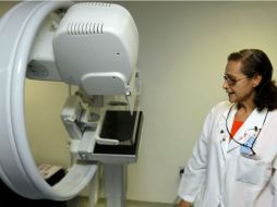 Se recomienda realizarse una mamografía una vez al año en mujeres a partir de los 35 ó 40 años, dependiendo de sus factores genéticos.  /