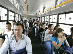 Por el momento son seis oficiales de la Policía de proximidad de Tlajomulco los que realizan los operativos. ARCHIVO  /