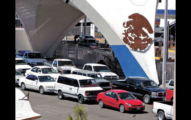 Imagen del cruce por las garitas de Nogales, Arizona. ARCHIVO  /