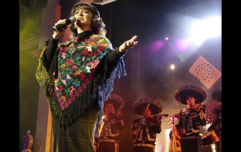 Hace votos porque esta telenovela logre ser el pretexto de las familias mexicanas para reunirse. EL UNIVERSAL  /