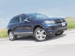 SIN DIFERENCIAS. El diseño exterior de esta camioneta es muy parecido con respecto a sus otras “hermanas” de la gama Touareg.  /