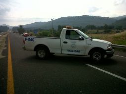 Este medio día suman más de 42 horas cerrada la autopista en un tramo de 50 kilómetros entre las casetas de Zapotlanejo y Ocotlán.  /