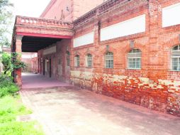 Actualidad. Hoy, esta construcción alberga una escuela; antaño fue una próspera empresa.  /