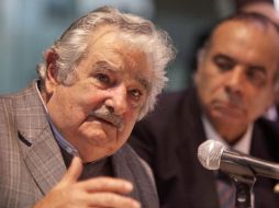 Lo que queremos hacer con la marihuana no es legalizar el consumo, es regularlo'', señala Mujica. ARCHIVO  /