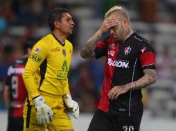 Vicente Matías Vuoso lamenta una falla en el partido ante San Luis; los Zorros hablaron con su directiva del paso del equipo. MEXSPORT  /