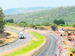 ASÍ LUCE EL TRAMO QUE SIGUE EN OBRAS. En esta sección de cuatro kilómetros hay sólo dos carriles disponibles para automovilistas.  /