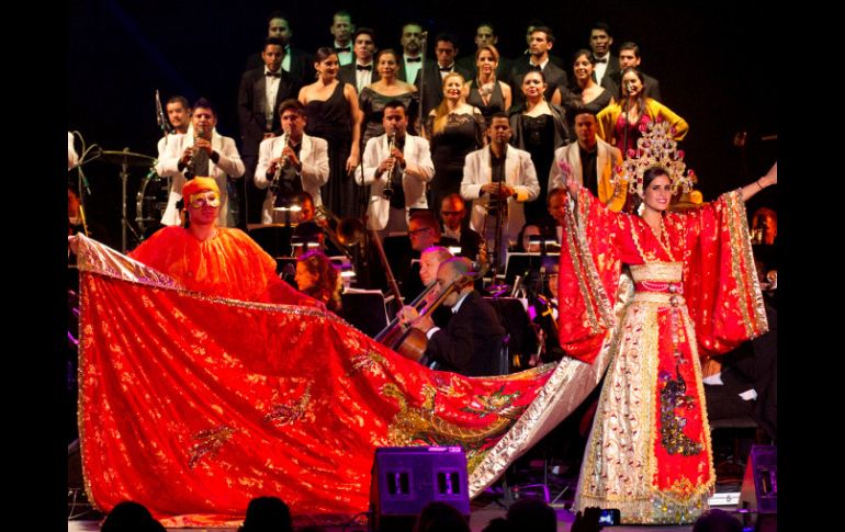 Sinfónica y banda, para los asistentes al Cervantino. XINHUA  /