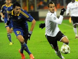 Roberto Soldado marcó los tres goles valencianos, uno de ellos tras pase del mexicano Guardado. AFP  /