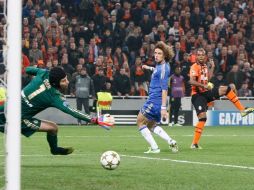 Solo la gran actuación del guardameta checo Petr Cech evitó que Chelsea se marchara al descanso con una desventaja mayor. REUTERS  /