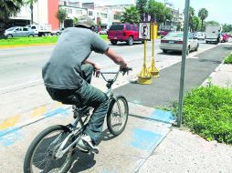 Calzada Federalismo. La meta trazada en el Plan Maestro de Movilidad No Motorizada es construir mil 500 kilómetros de coclovías.  /
