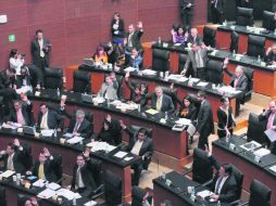 Los senadores aprobaron la reforma laboral en lo general y posteriormente fueron avalando las reservas. EL UNIVERSAL  /