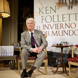 Quiero que la gente compre mi libro y no el de J.K Rowling