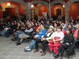 Los adultos mayores capitalinos podrán acceder al patrimonio sonoro de México y participar en sus actividades artísticas. ARCHIVO  /