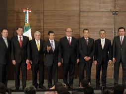 Tras la reunión, el presidente electo y los mandatarios en funciones y electos posaron para los medios. EL UNIVERSAL  /