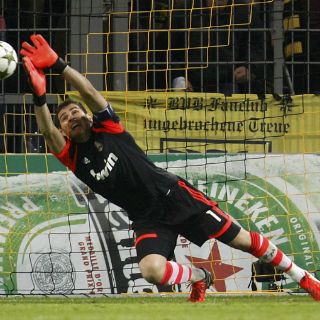 Casillas y Xavi, ejemplo de compañerismo