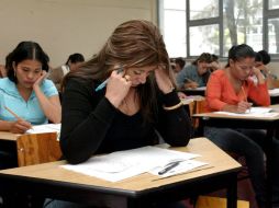 En 2011, integrantes de los CIEES realizaron la evaluación a cuatro escuelas Normales. ARCHIVO  /