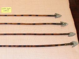 Flechas que forman parte de un lote de más de cuatro mil piezas arqueológicas devueltas a México por autoridades aduaneras de EU. EFE  /