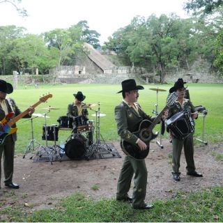 No pensamos en el retiro, queremos trascender: Quintero