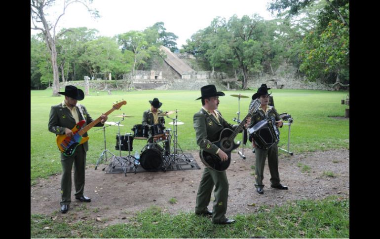 El líder de la agrupación de música norteña destaca que la agrupación aún tiene mucho que dar. ARCHIVO  /