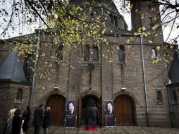 La ceremonia se ofició en la iglesia Sint-Aloysius, en Ámsterdam; sus restos fueron enterrados en el cementerio Utrecht. AFP  /