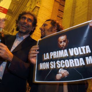 Berlusconi dice que la condena es política e intolerable