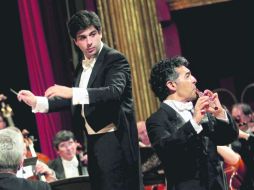 Sergey Smbatyan y Miguel Ángel Villanueva durante el Concierto  para Flauta y Orquesta No. 2 Voces de la naturaleza.  /