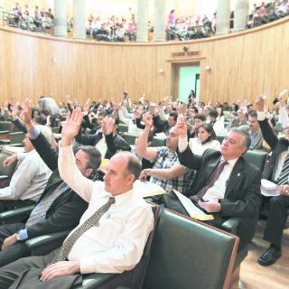 Renuevan miembros del Consejo General Universitario