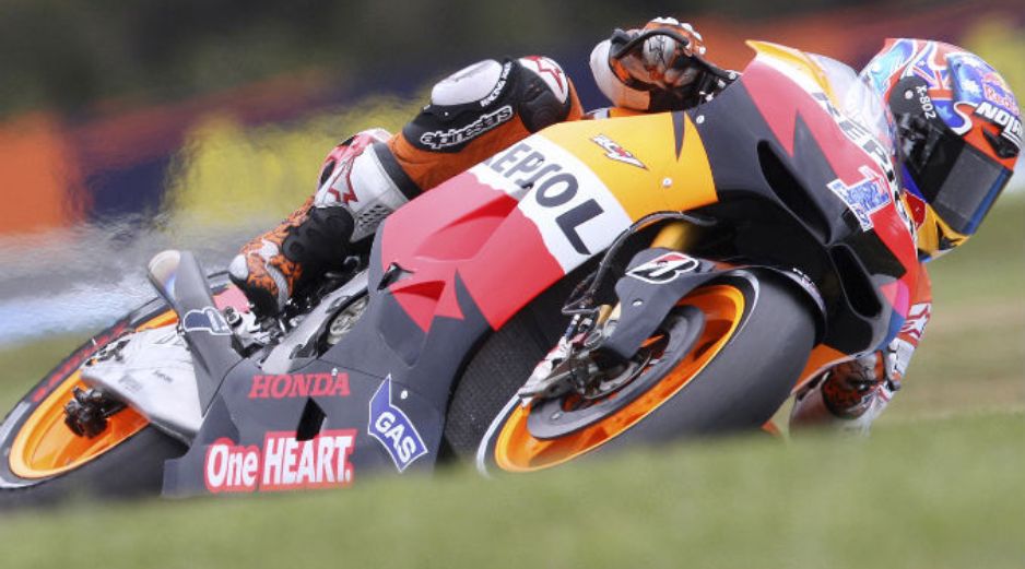 El australiano Casey Stoner se sobrepuso de una caída al comienzo de la sesión. AP  /