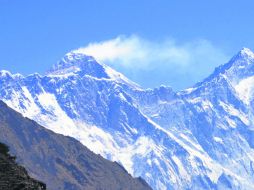 Foto Afortunada. Con un potente lente y un tripié, desde la terraza del hotel se ldogró la primera vista del -humeante- Everest.  /